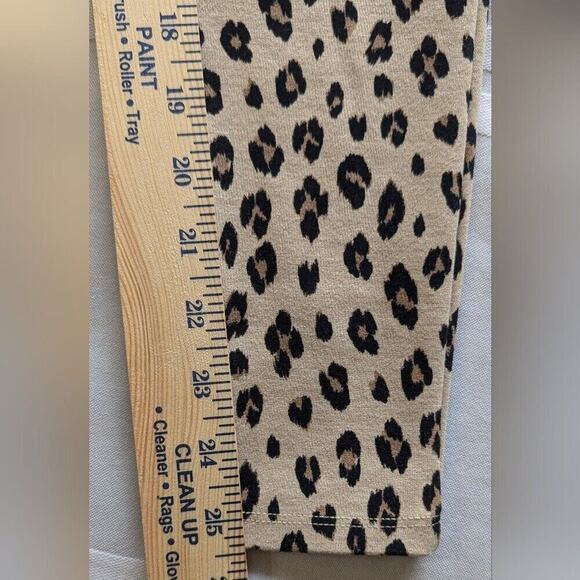 Chico’s Women’s Ponte Knit Animal Print Leggings Ankle Leopard Size 0 (4) - Picture 9 of 10
